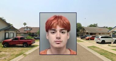 Man jumps on car hood of ex's new boyfriend, stabs him: Cops