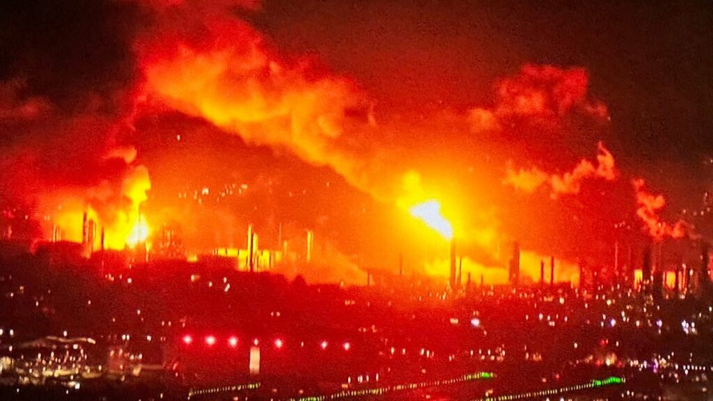 Massive fire erupts at Los Angeles oil refinery after explosion