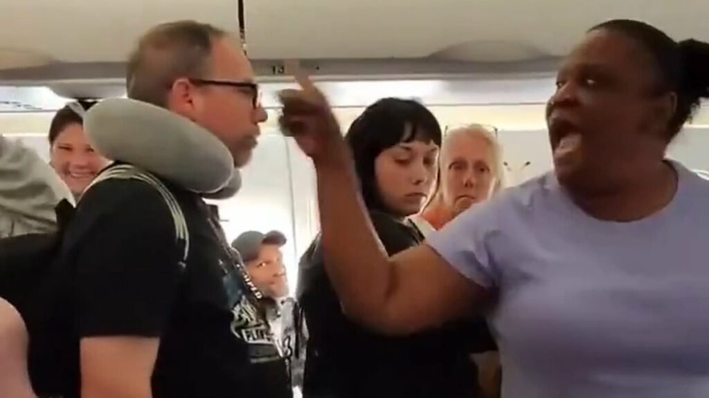 Mom ignites chaos on plane as she refuses to let passengers disembark