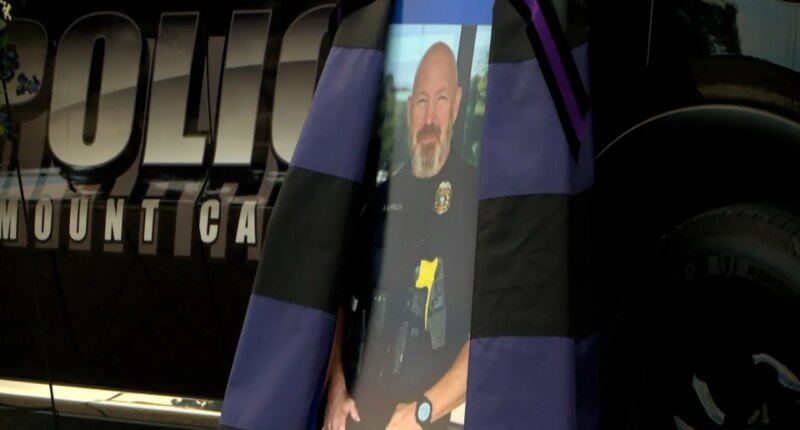 Mount Carmel community remembers Officer Mark Lindsey as family man