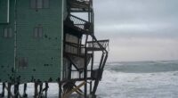 Nor'easter prompts New Jersey state of emergency, coastal flooding