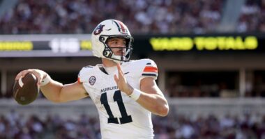 Odds, picks, best bet for SEC clash