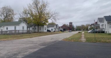 Ohio postal carrier admits to burning undelivered mail in backyard