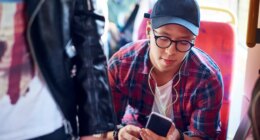 People switching back to wired headphones: What to know