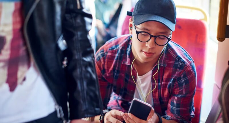 People switching back to wired headphones: What to know