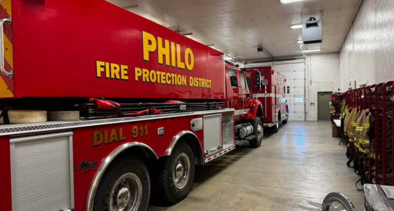 Power pole catches fire, causes temporary outage in Philo