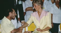 Remember When Princess Diana Changed the World With a Single, Gloveless Handshake?