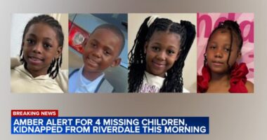 Riverdale Amber Alert Illinois today: Police searching for kidnapping suspect Austin Bell, 4 kids, stolen car silver Acura MDX