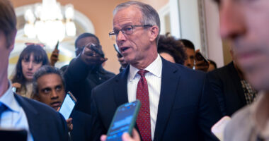 Senate Republicans head to White House amid stalemate on shutdown