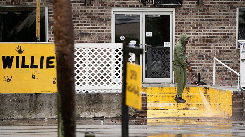 Shooting at crowded South Carolina bar leaves at least 4 dead, 20 others injured