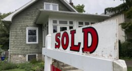 Shutdown puts 4,000 home closings at risk daily: Report