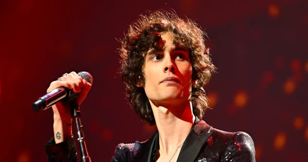 Sombr Claps Back at 'Body-Shaming' TikToker Who Called Him 'Slender Man'