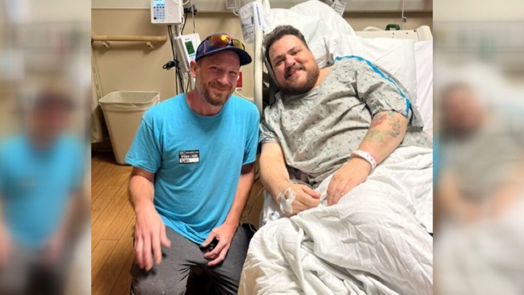 Stranger donates kidney to man he met on Facebook