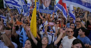 Tears of joy as the living Israeli hostages are returned