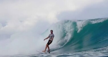 Teen surfer saves Air Force veteran after wipeout in California