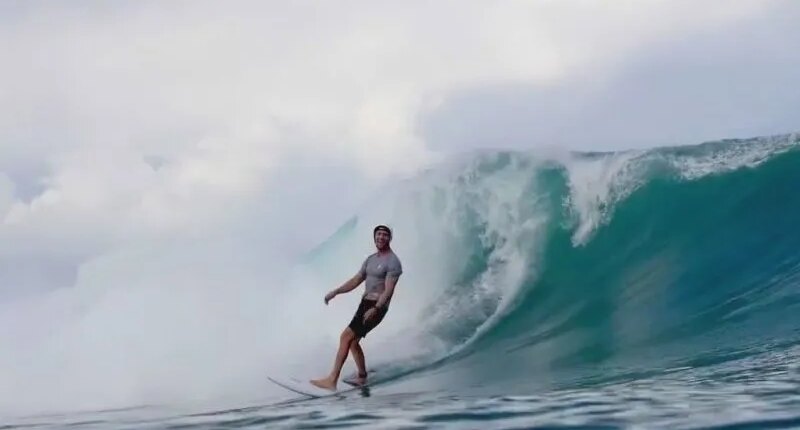 Teen surfer saves Air Force veteran after wipeout in California
