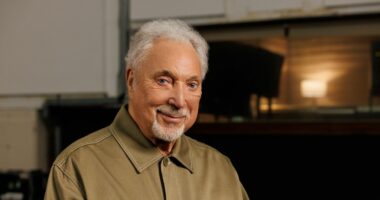 Tom Jones 'felt responsible' in devastating admission about late wife's health