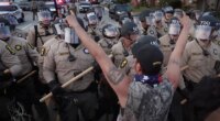 Trump asks Supreme Court to allow National Guard in Chicago