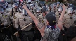Trump asks Supreme Court to allow National Guard in Chicago
