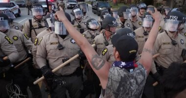 Trump asks Supreme Court to allow National Guard in Chicago