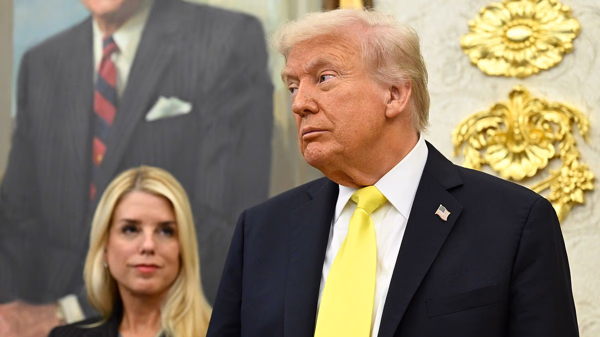 Trump hails 'beautiful black women' strutting Chicago in MAGA hats