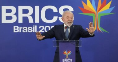 Trump meets with Brazil leader Lula in Malaysia amid trade tensions
