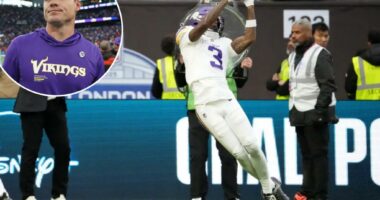 Vikings' Jordan Addison catches game-winning TD after first-quarter benching