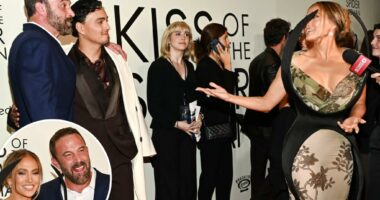 Watch Jennifer Lopez, Ben Affleck spot each other at 'Kiss of the Spider Woman' premiere