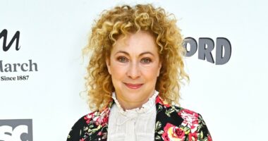 'ER' Star Alex Kingston Reveals Womb Cancer Diagnosis, Hemorrhage on Stage