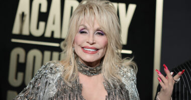 10 Myths About Dolly Parton People Still Think Are Real