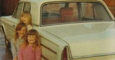 Elaine, who was one of five siblings, grew up in Cronulla and Kurnell in the NSW Sutherland Shire.