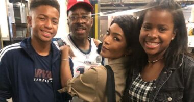 COURTNEY B. VANCE SAYS HIS DAUGHTER TURNED HIM INTO A “TIKTOK SUPERSTAR”
