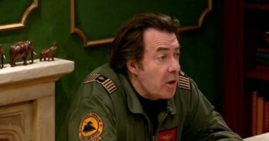 Celebrity Traitors fans 'work out' Jonathan Ross' downfall after major blunder
