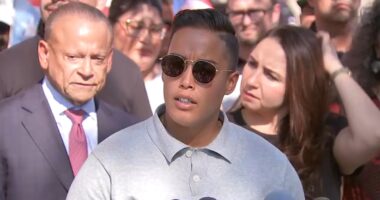 Chicago immigration news: Alderperson says federal agents handcuffed her at Humboldt Park Health