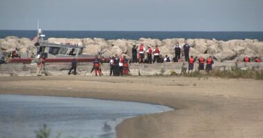 Chicago water rescue: Woman rescued, man missing in Lake Michigan at 77th Street near Rainbow Beach, CFD says