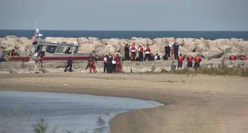 Chicago water rescue: Woman rescued, man missing in Lake Michigan at 77th Street near Rainbow Beach, CFD says