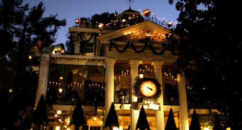Disneyland guest dies after riding Haunted Mansion