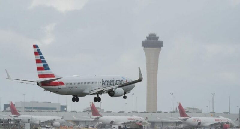 Flight delays spread to major airports across US