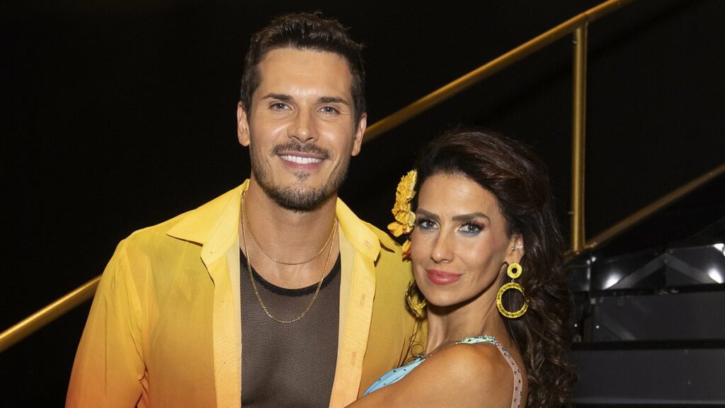 Hilaria Baldwin's DWTS partner plays dad for a day at Disneyland