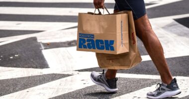 How to get the most out of the early holiday shopping deals