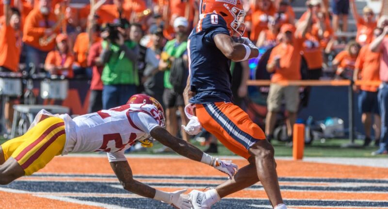 Illini's Justin Bowick serving as 'friendly' red zone target for Altmyer
