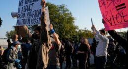 Illinois City Bars DHS Secretary Noem From City Hall and Intends to Tear Down ICE-Installed Barricades