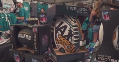 Jacksonville shops thrive as fans gear up for Monday Night Football