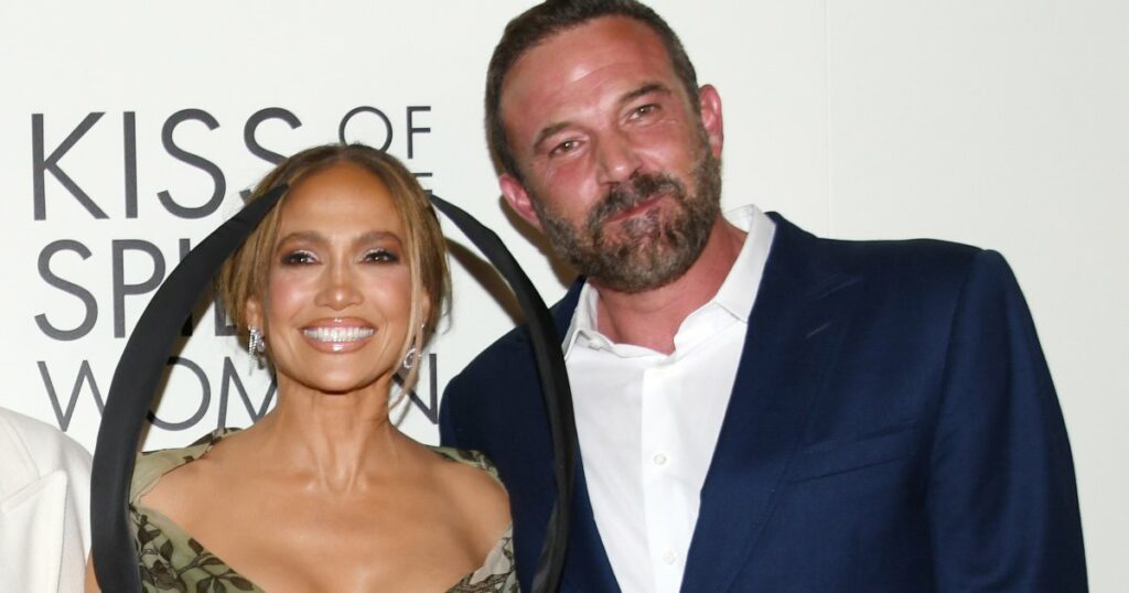 Jennifer Lopez and Ben Affleck Are All Smiles At Red Carpet Reunion
