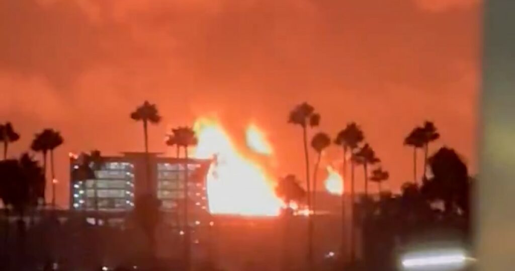 Massive blaze erupts at Chevron refinery in California