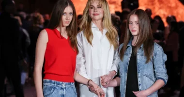 Nicole Kidman Debuts Breakup Bangs at Paris Fashion Show With Daughters Faith Margaret and Sunday Rose