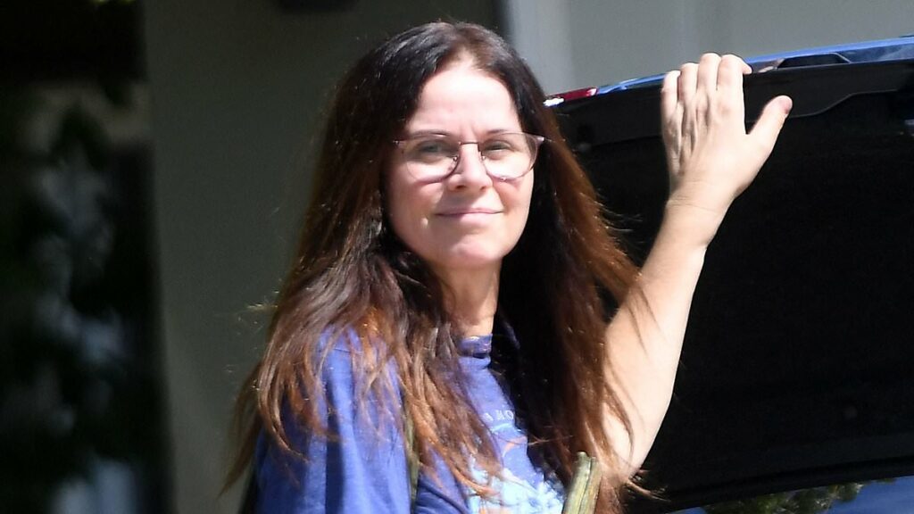 Noughties sitcom star looks unrecognizable walking dog