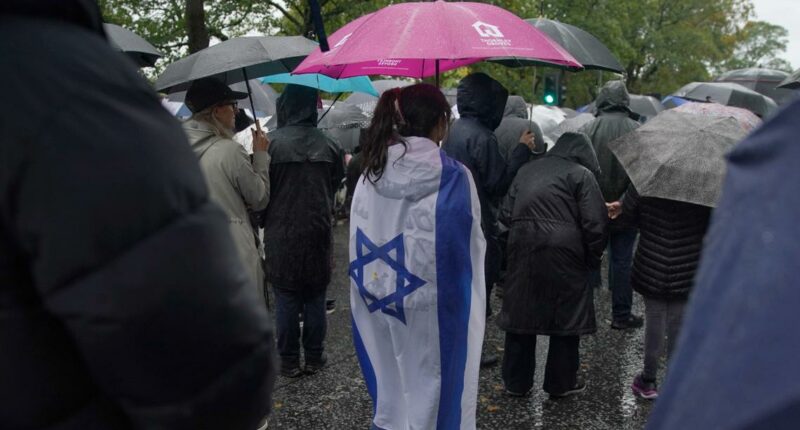 UK police given more time to question 4 suspects over deadly Manchester synagogue attack