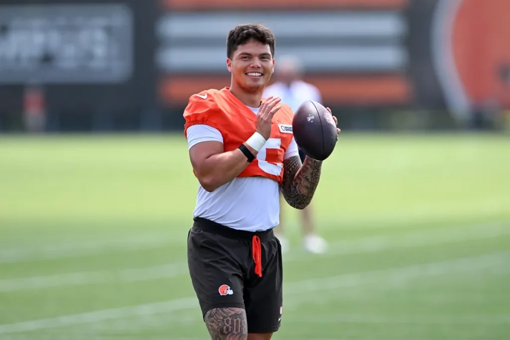 Who Is Cleveland Browns Quarterback Dillon Gabriel's Fiancée, Zo Caswell?