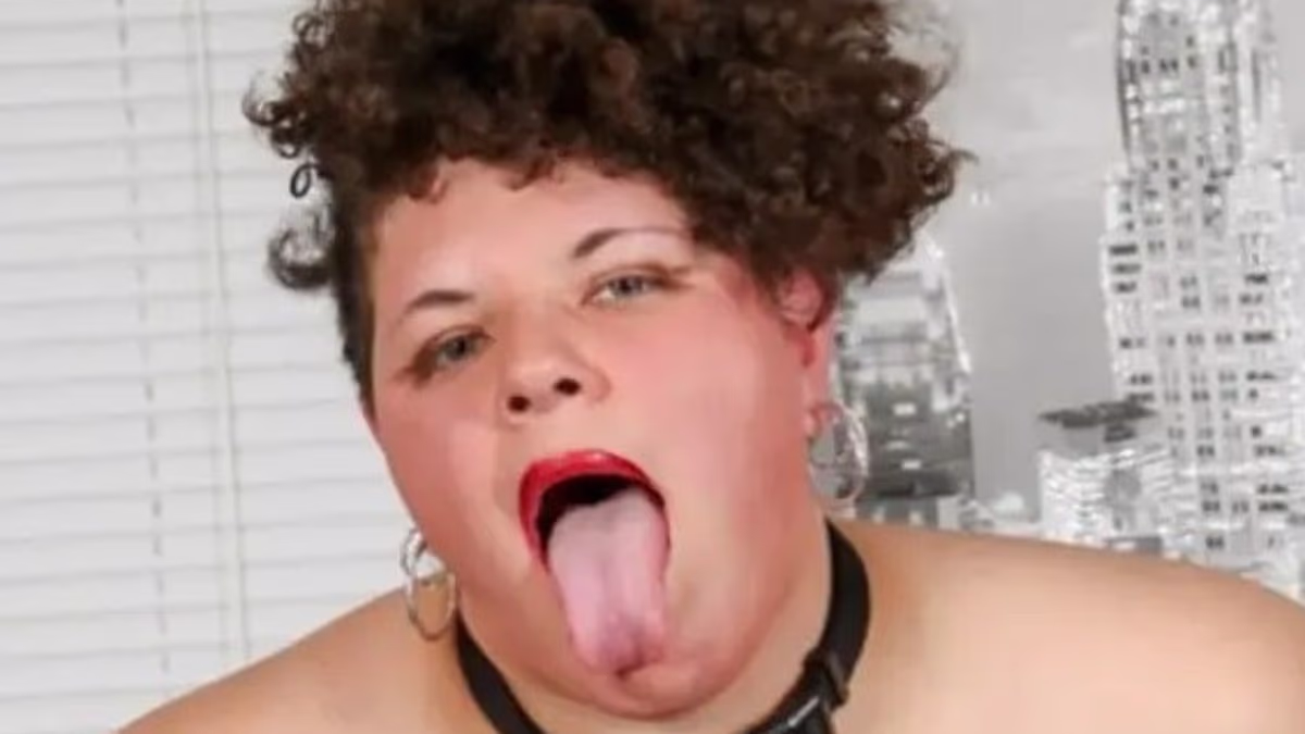 'Biological male' stripped of strongest woman title was 'arrogant and talking s***' to rivals... as new erotic pic emerges